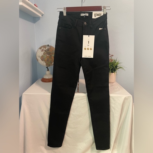 NWT Almost Famous Ultimate Skinny Jeans - Size 1 (will fit sizes 4, 6& 8) - Picture 8 of 9